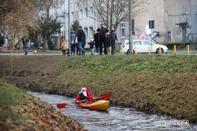 21/21 Gorzów: Mikołaje w kajakach