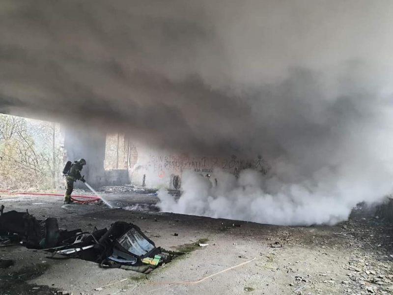 8/11 Pożar w starej cegielni w Murzynowie