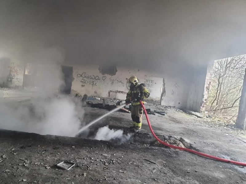 11/11 Pożar w starej cegielni w Murzynowie