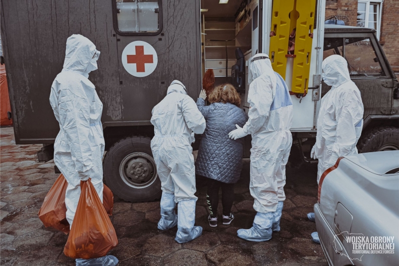 4/7 Terytorialsi ewakuowali pacjentów ze szpitala w Skwierzynie 