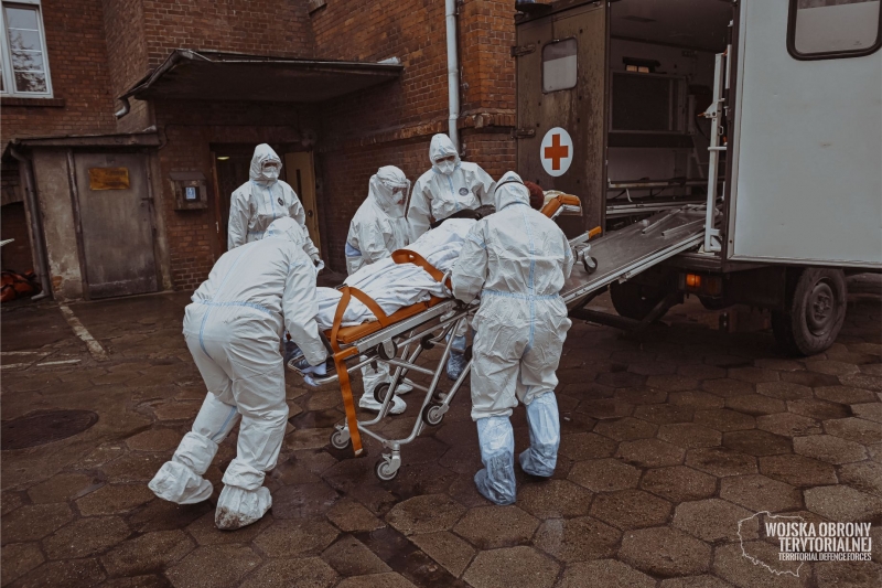 6/7 Terytorialsi ewakuowali pacjentów ze szpitala w Skwierzynie 