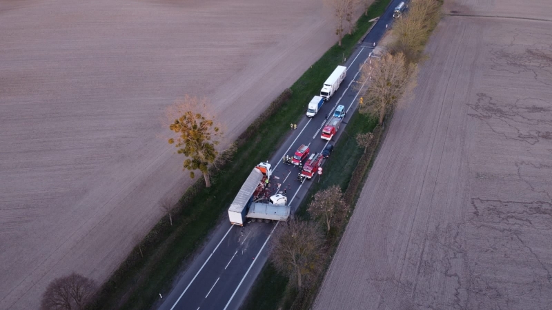 3/5 Zderzenie dwóch ciężarówek na DK92