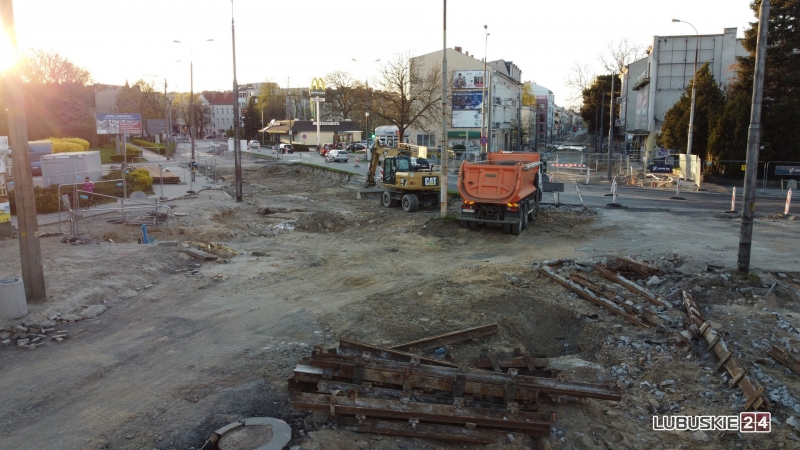 6/16 Ślady historii odkryte na rozkopanej Chrobrego w centrum Gorzowa