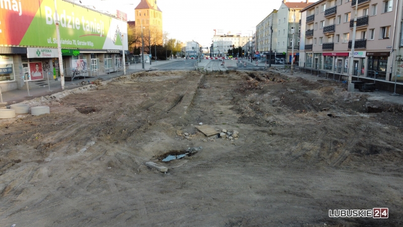 7/16 Ślady historii odkryte na rozkopanej Chrobrego w centrum Gorzowa