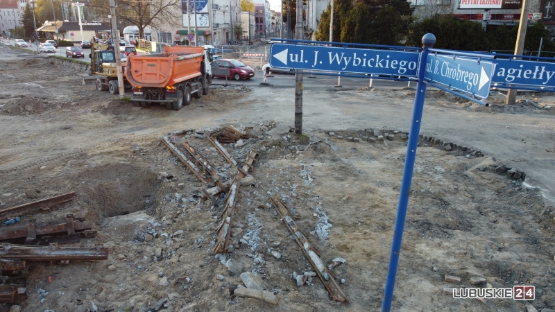 12/16 Ślady historii odkryte na rozkopanej Chrobrego w centrum Gorzowa
