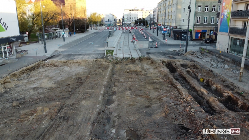 14/16 Ślady historii odkryte na rozkopanej Chrobrego w centrum Gorzowa