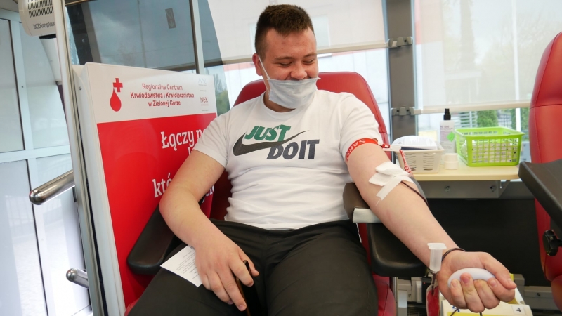 10/19 Strażacy z klubu „Honorowych Dawców Krwi Ognista Kropla” zorganizowali zbiórkę krwi