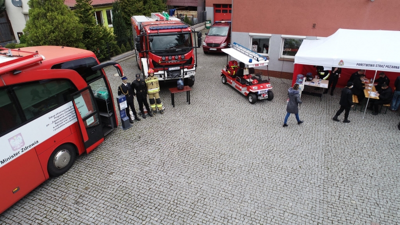 13/19 Strażacy z klubu „Honorowych Dawców Krwi Ognista Kropla” zorganizowali zbiórkę krwi