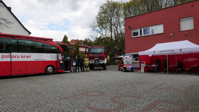18/19 Strażacy z klubu „Honorowych Dawców Krwi Ognista Kropla” zorganizowali zbiórkę krwi