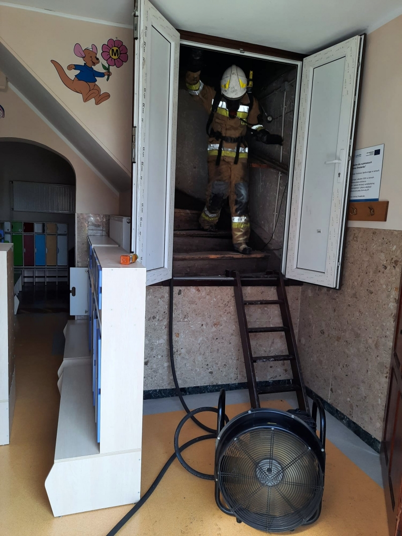 4/4 Pożar poddasza w szkole w Drezdenku