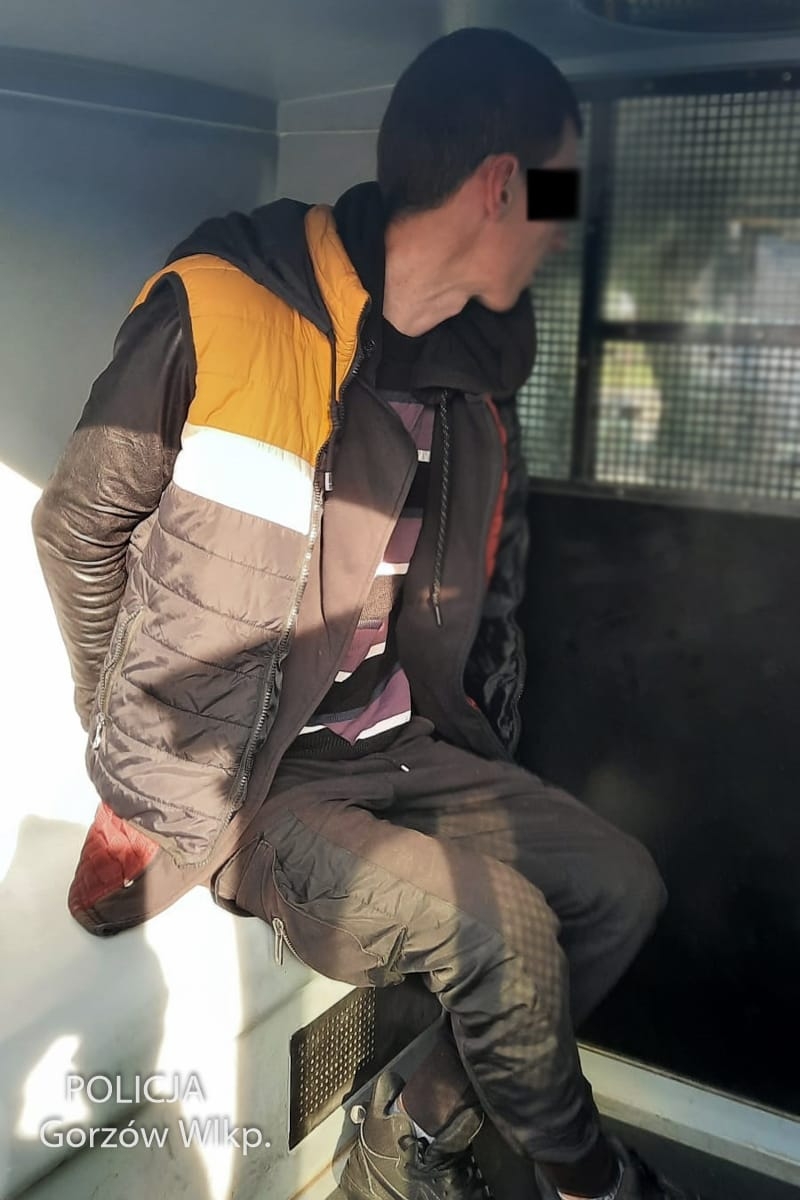 3/4 Bus z nielegalnymi imigrantami zatrzymany w Kostrzynie nad Odrą