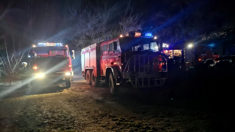 1/6 Ogromny pożar pod Cybinką. Budynek doszczętnie spłonął