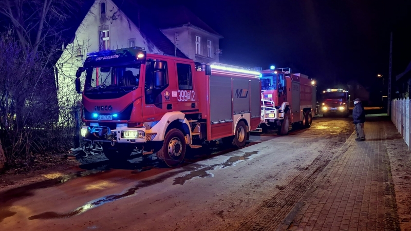 6/6 Ogromny pożar pod Cybinką. Budynek doszczętnie spłonął