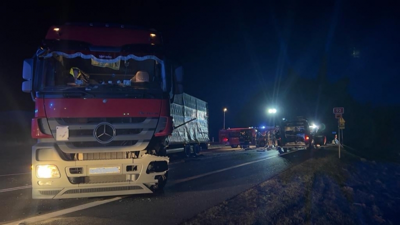 2/4 Śmiertelny wypadek na DK92. Nie żyje kierowca volkswagena