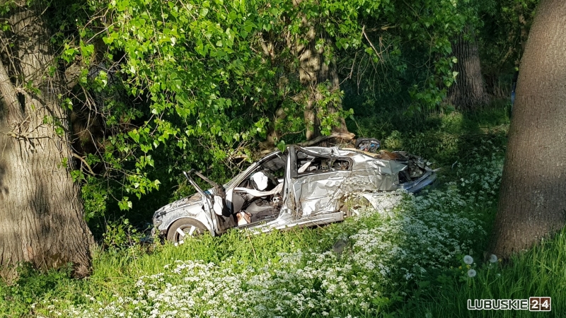 1/6 Śmiertelny wypadek na DK22. Nie żyje pasażerka BMW