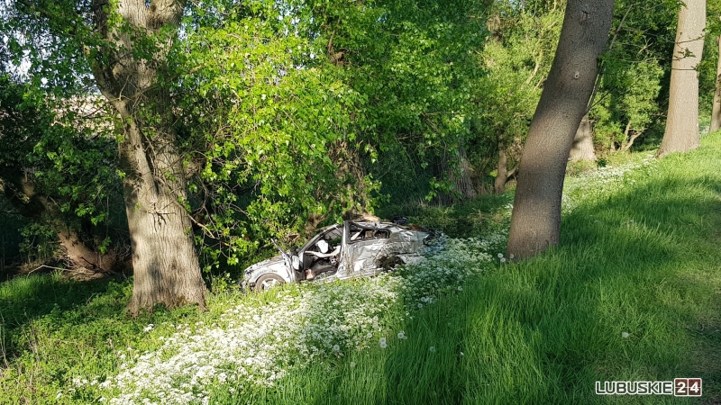 5/6 Śmiertelny wypadek na DK22. Nie żyje pasażerka BMW