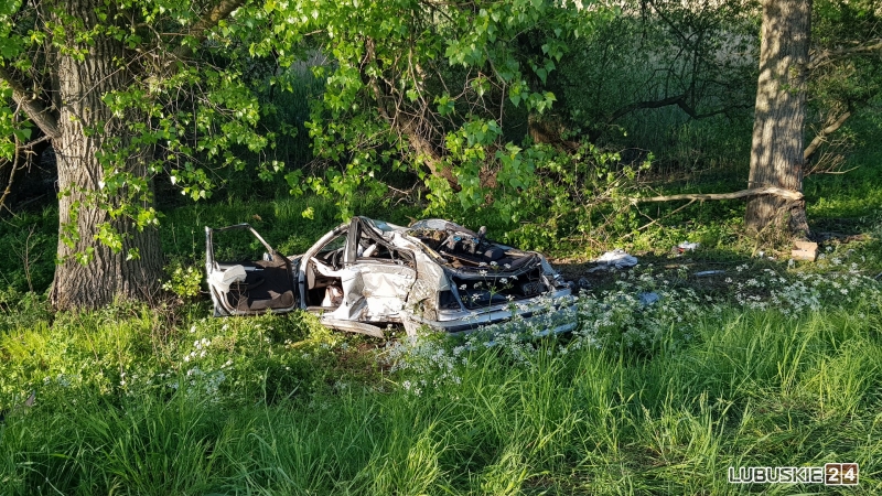 6/6 Śmiertelny wypadek na DK22. Nie żyje pasażerka BMW