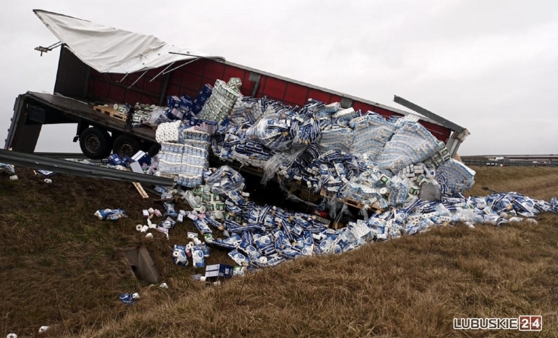 6/7 Zderzenie dwóch ciężarówek na S3 koło Kalska