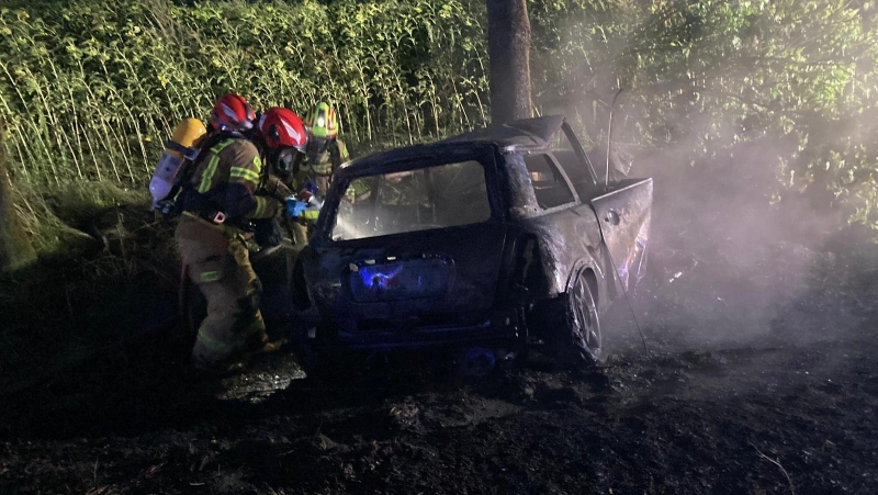 3/6 Śmiertelny wypadek na DK92. Mini cooper uderzył w drzewo i zapalił się