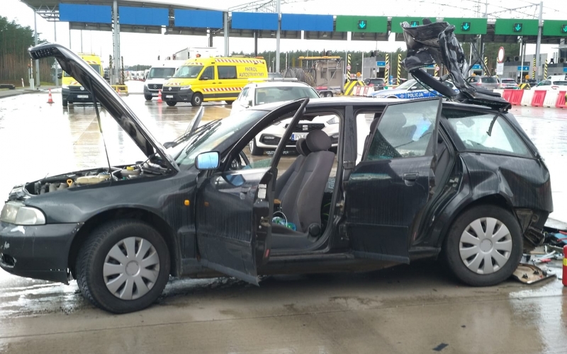 3/10 Pościg na autostradzie A2 zakończony wypadkiem