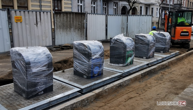 4/6 Gorzów: Podziemne pojemniki zamontowane