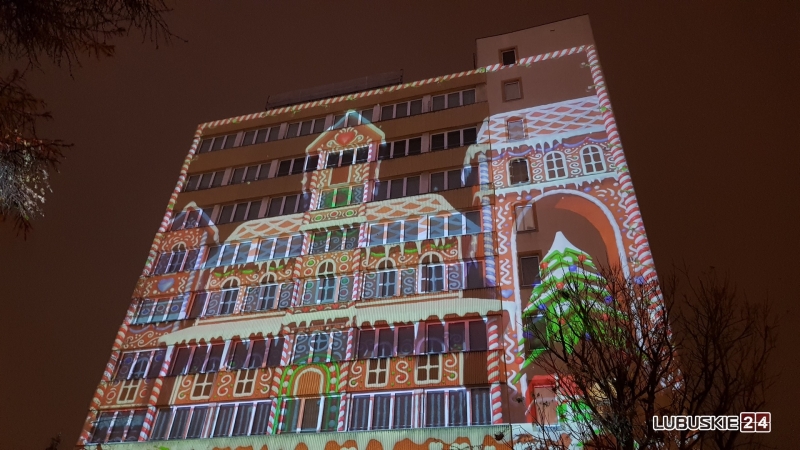 7/10 Video mapping na 