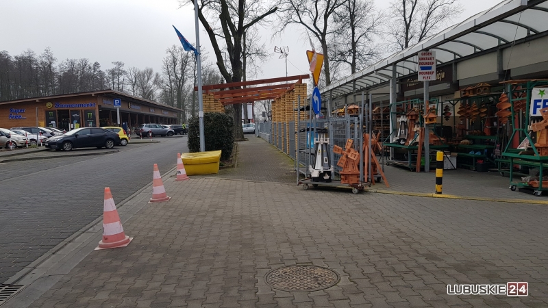 6/11 Bazar w Słubicach świeci pustkami