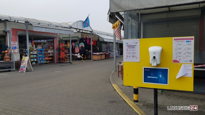 7/11 Bazar w Słubicach świeci pustkami