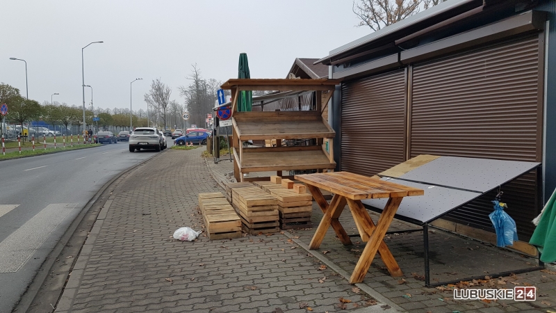 11/11 Bazar w Słubicach świeci pustkami