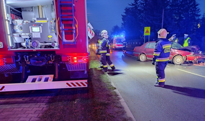 2/6 Czołówka osobówki i motocykla w Kożuchowie