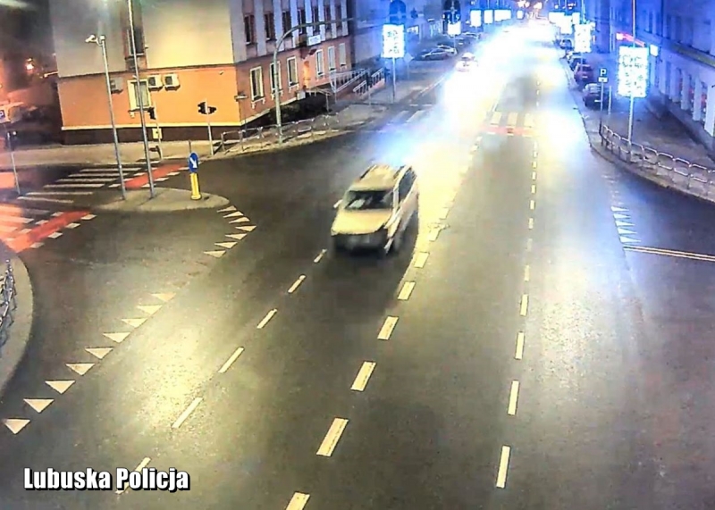 4/7 Policyjny pościg za pijanym 17-latkiem w Zielonej Górze