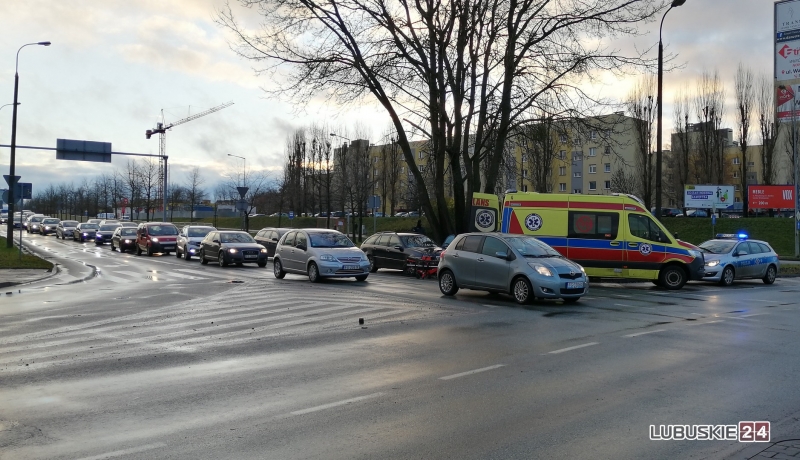 5/5 Potrącenie rowerzystki na rondzie Górczyńskim w Gorzowie