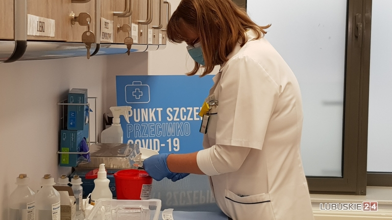 11/11 Szczepienia przeciwko COVID-19 w szpitalu w Gorzowie