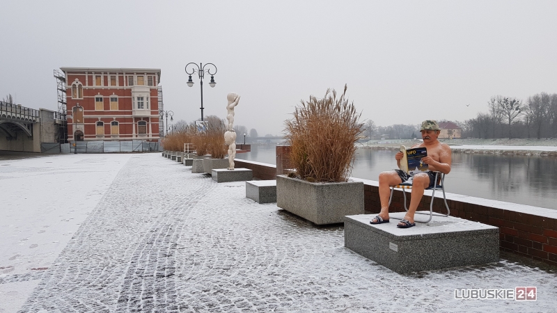 12/17 Noworoczne opady śniegu w Gorzowie