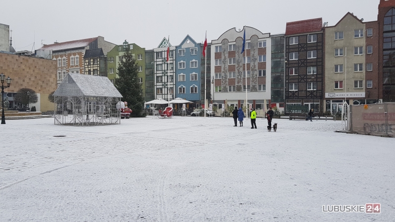 13/17 Noworoczne opady śniegu w Gorzowie