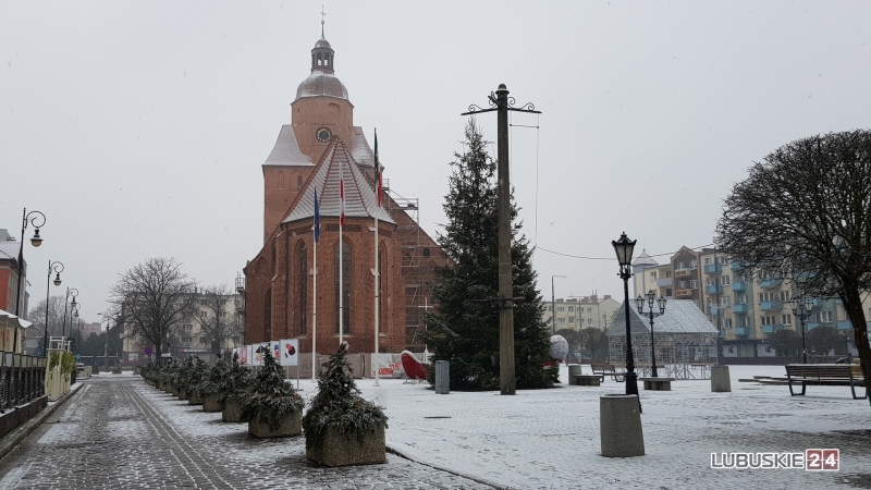 15/17 Noworoczne opady śniegu w Gorzowie