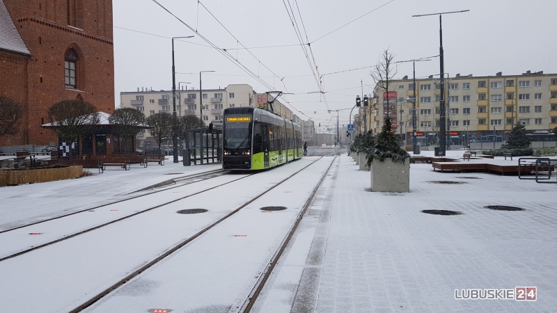 17/17 Noworoczne opady śniegu w Gorzowie