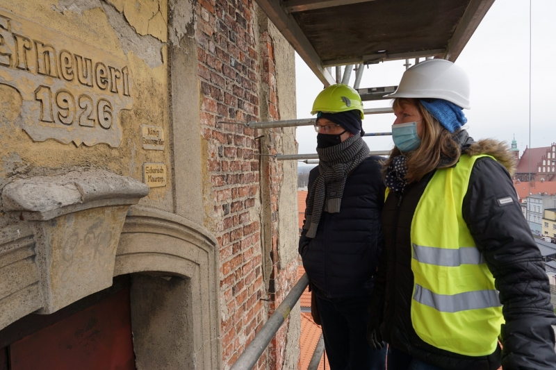 3/14 Prace przy odbudowie hełmu wieży w Żarach