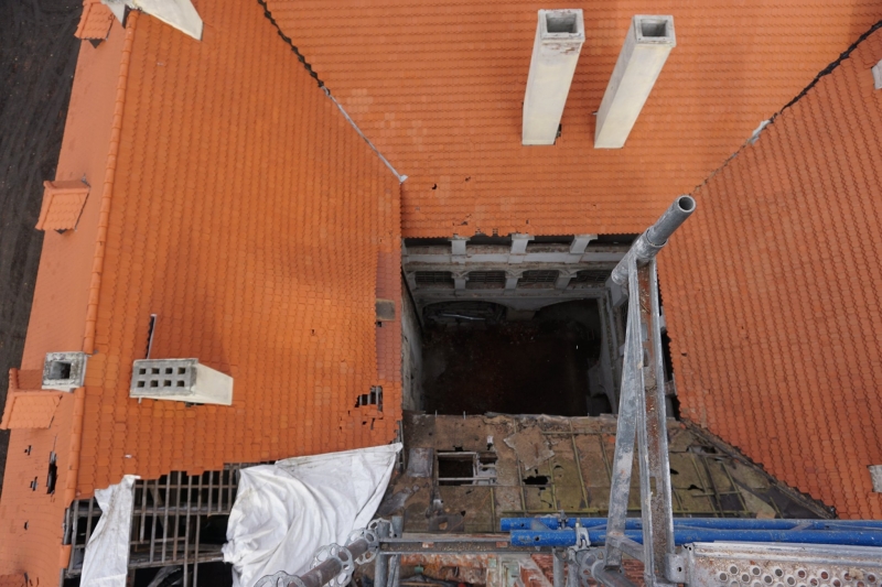 7/14 Prace przy odbudowie hełmu wieży w Żarach