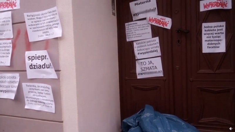 3/5 Oklejanie biura posła PiS wulgarnymi hasłami w Zielonej Górze