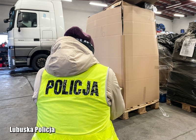 7/14 Okradał własne ciężarówki