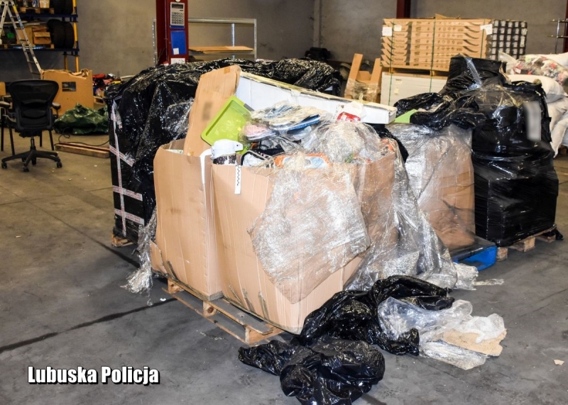 14/14 Okradał własne ciężarówki